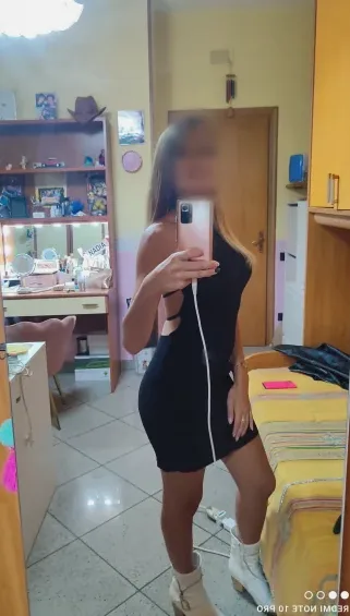 Anisa, 34 anni